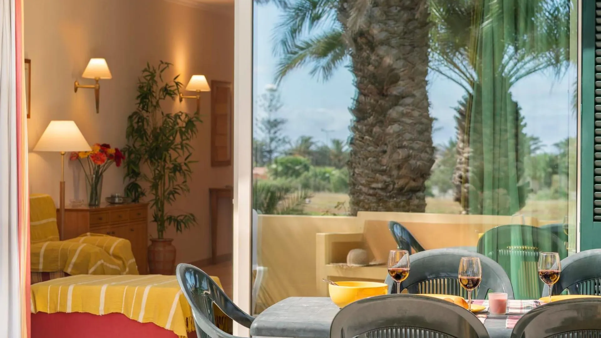 בית נופש פורטו סנטו Casa Do Ribeiro Salgado By An Island Apart פורטוגל